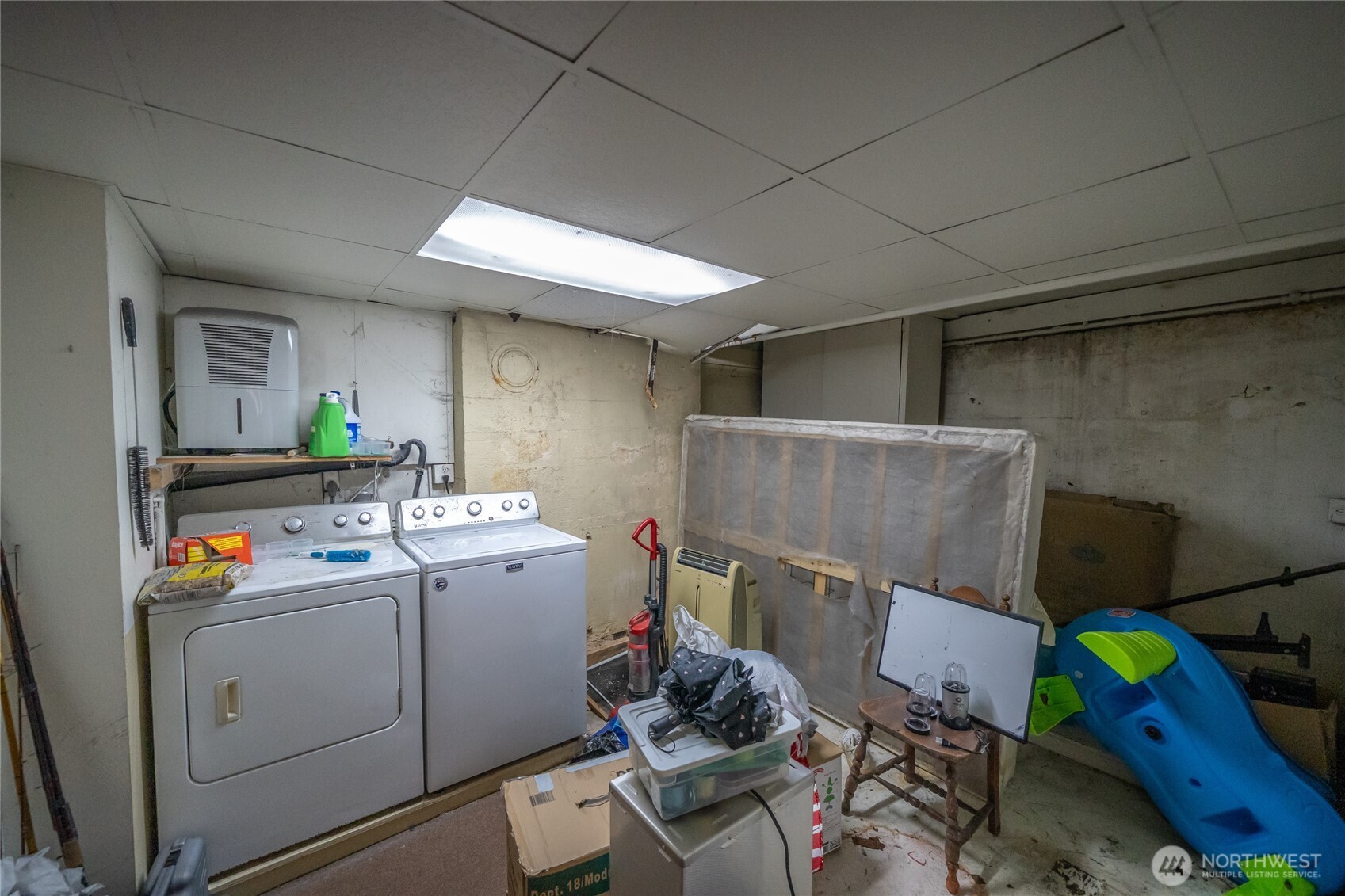 105 E 2nd Street Property Photo 14