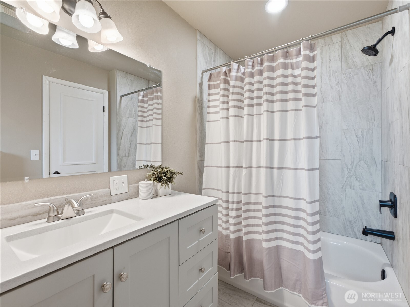 567 Dayton Avenue Property Photo 18