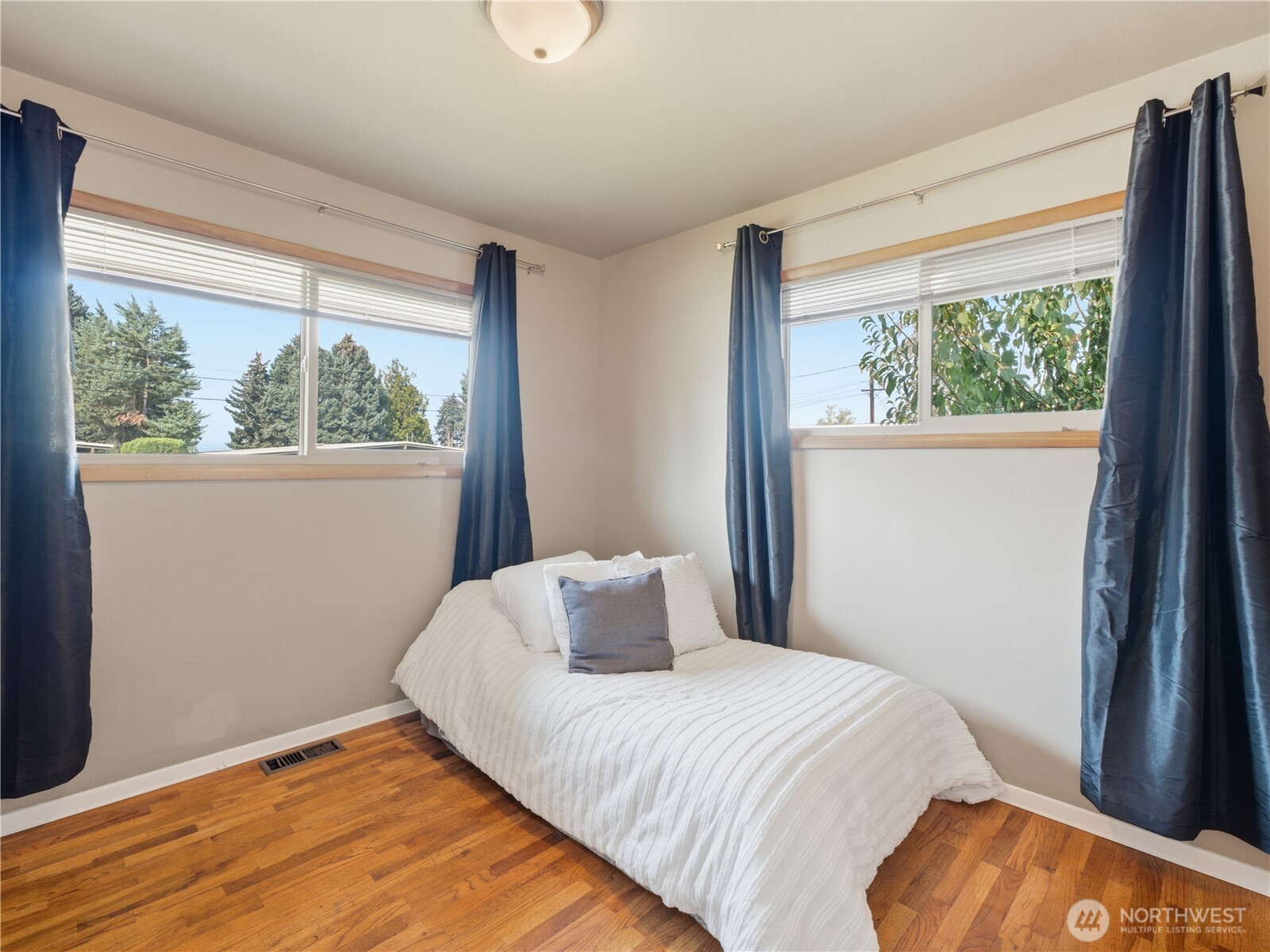 567 Dayton Avenue Property Photo 23