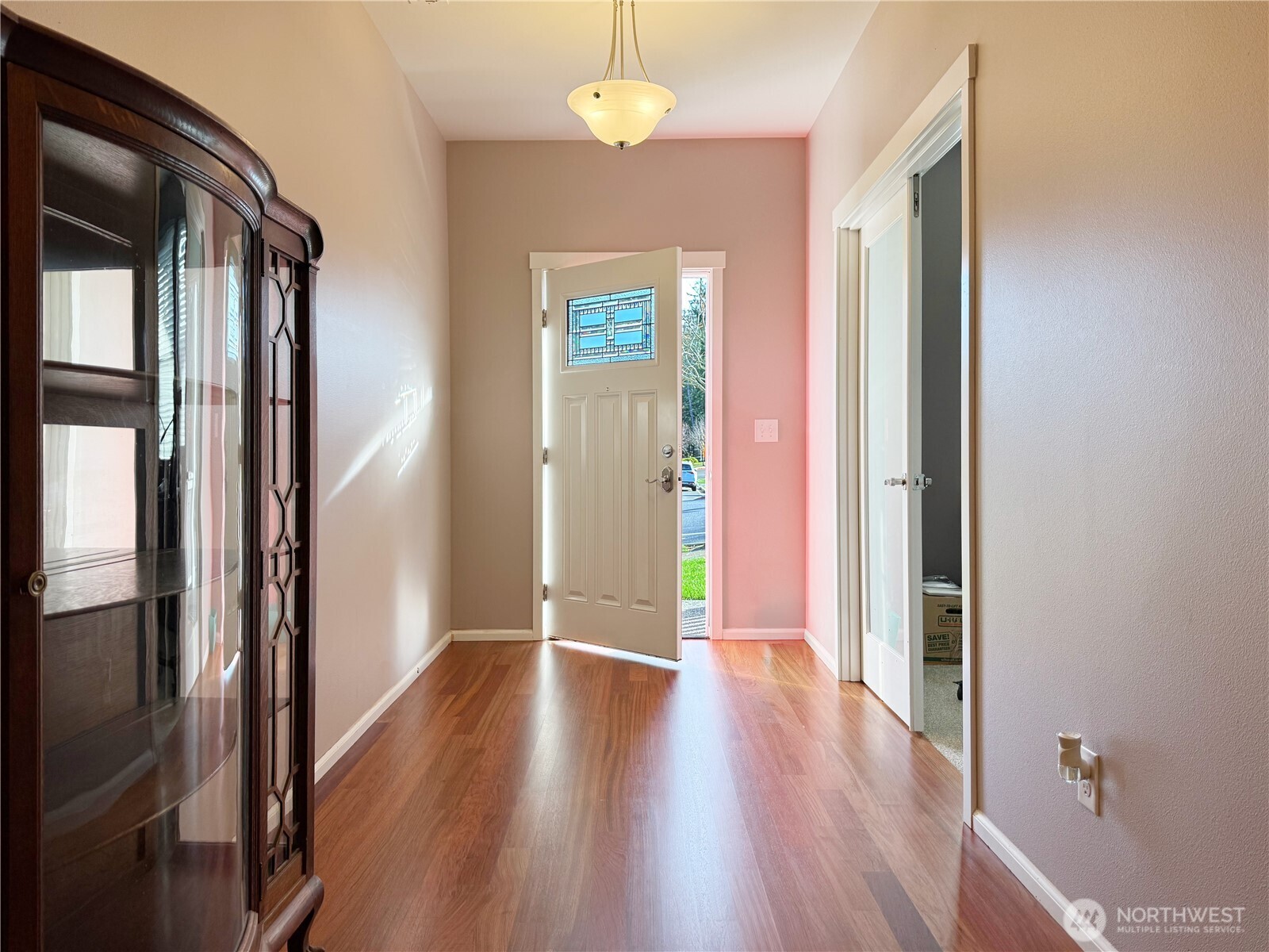 4541 E Broadway Street Property Photo 2