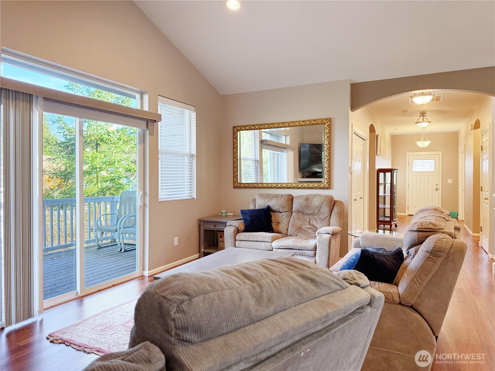 4541 E Broadway Street Property Photo 6