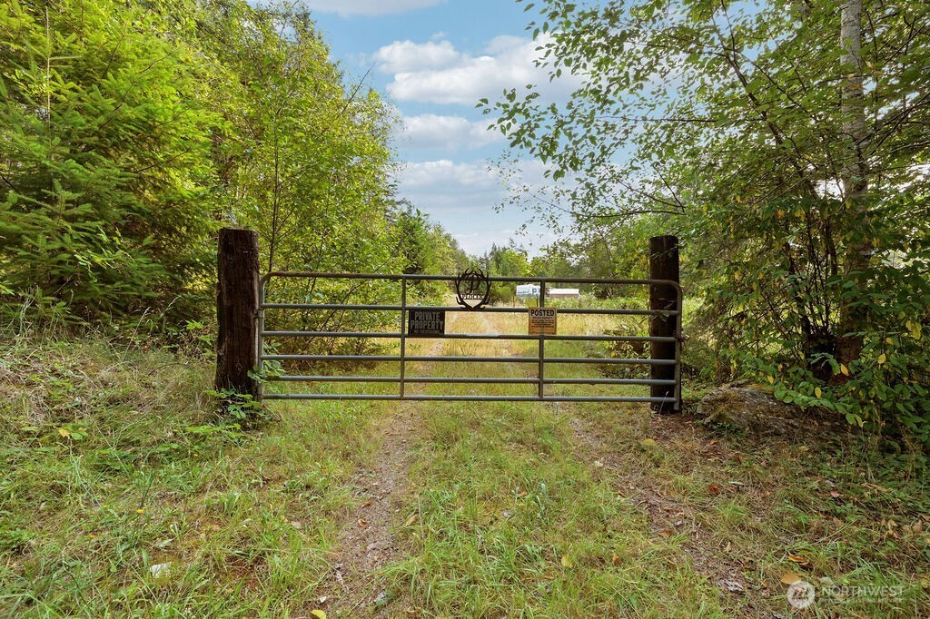 308766 Highway 101 Property Photo 1