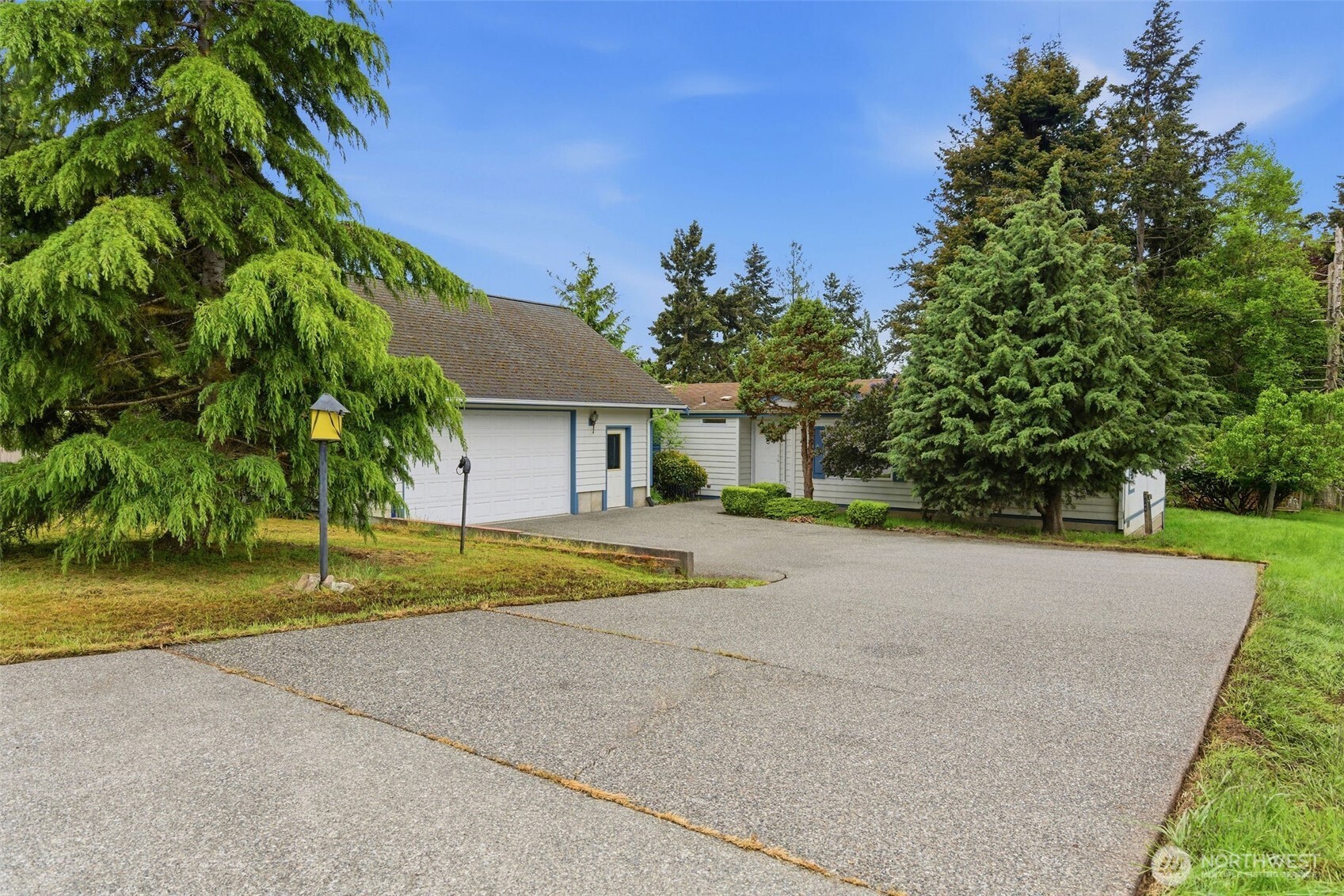 3244 Mardell Drive Property Photo 2