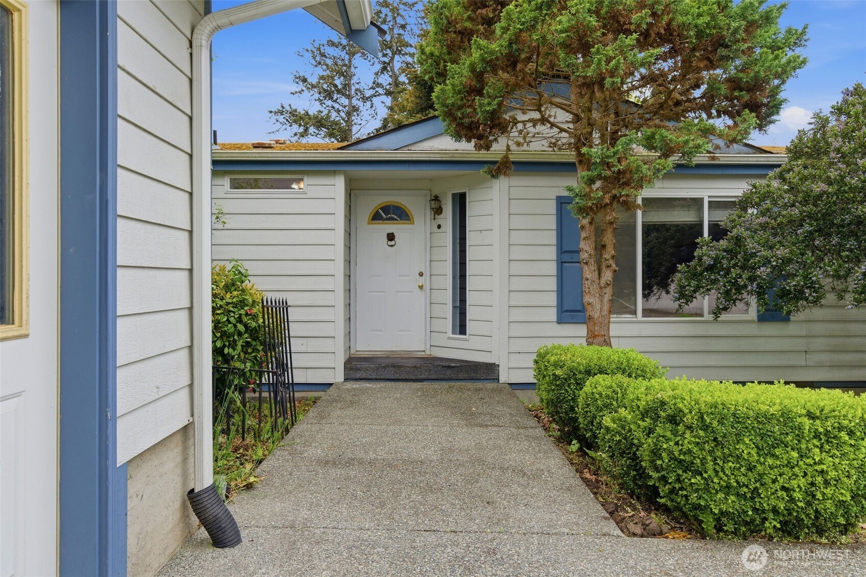 3244 Mardell Drive Property Photo 4