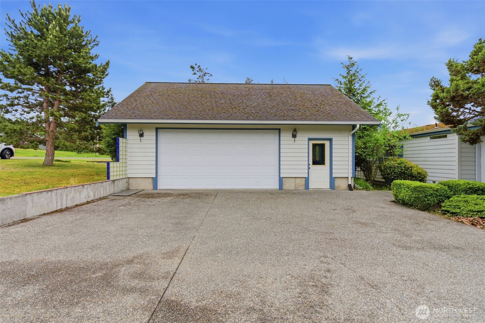 3244 Mardell Drive Property Photo 5