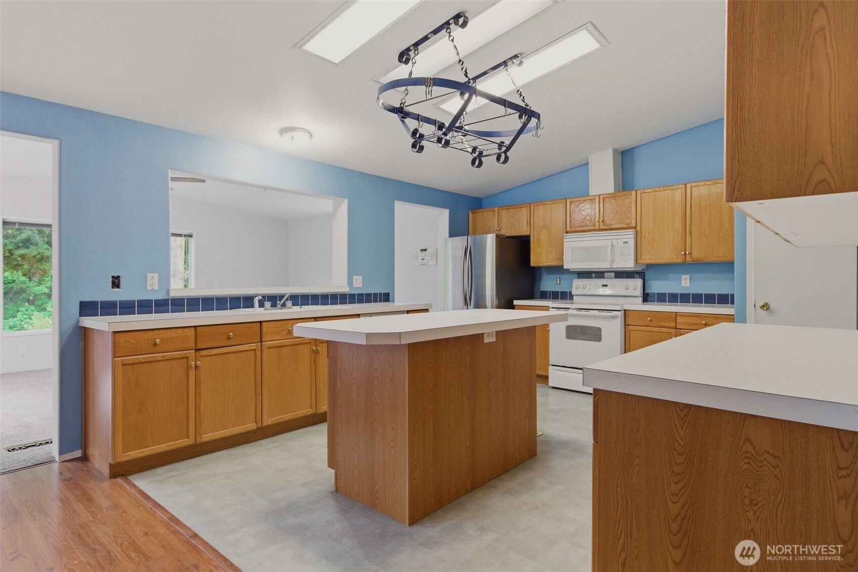 3244 Mardell Drive Property Photo 8