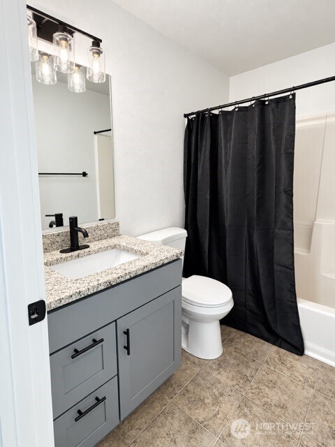 4415 E 228th Street Property Photo 4