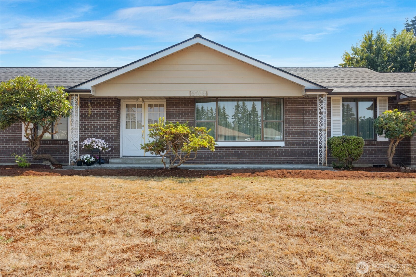 3706 175th Place Property Photo 3