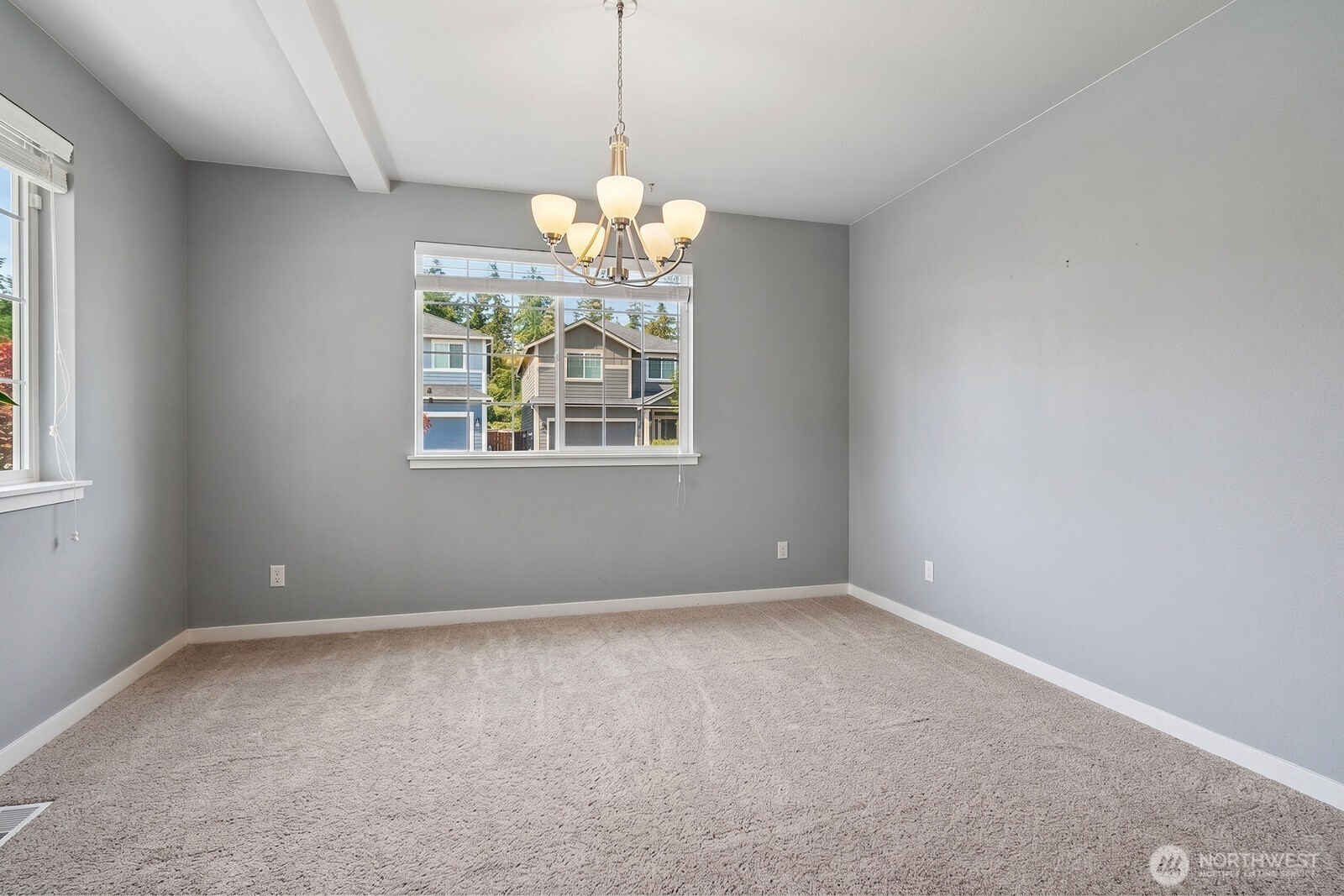 16237 76th Avenue Court Property Photo 5