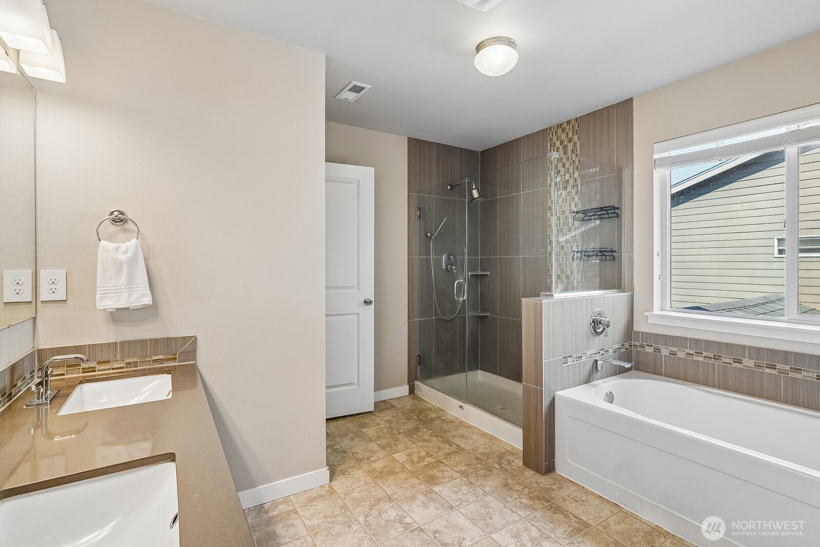 16237 76th Avenue Court Property Photo 18