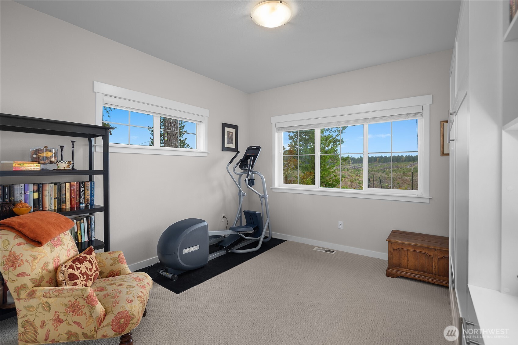 111 E Country Club Drive Property Photo 27