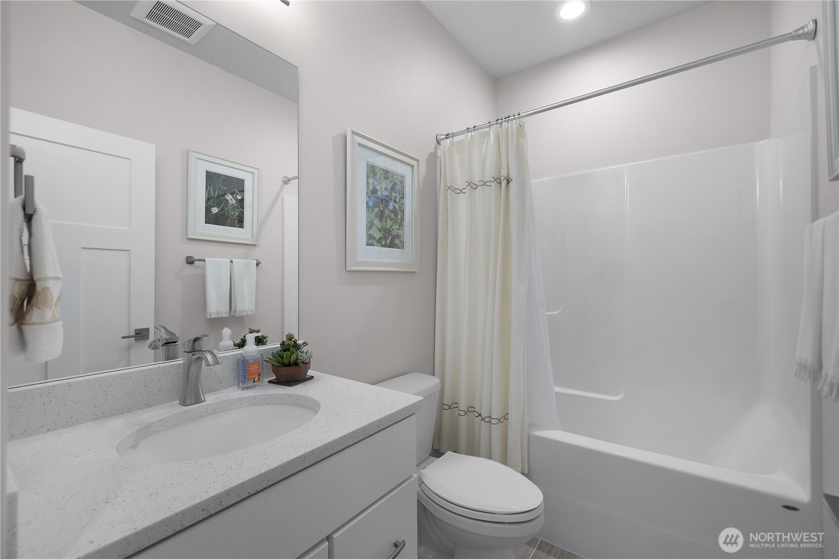 111 E Country Club Drive Property Photo 29