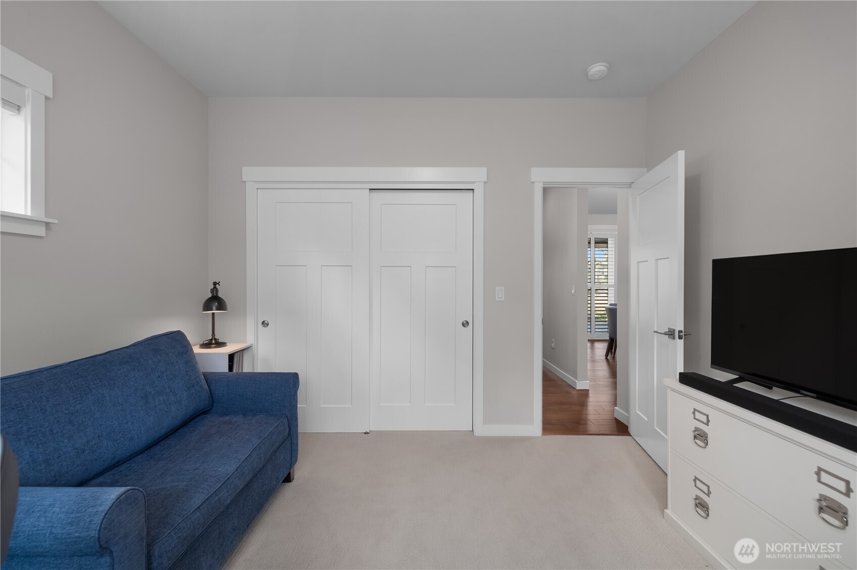111 E Country Club Drive Property Photo 31