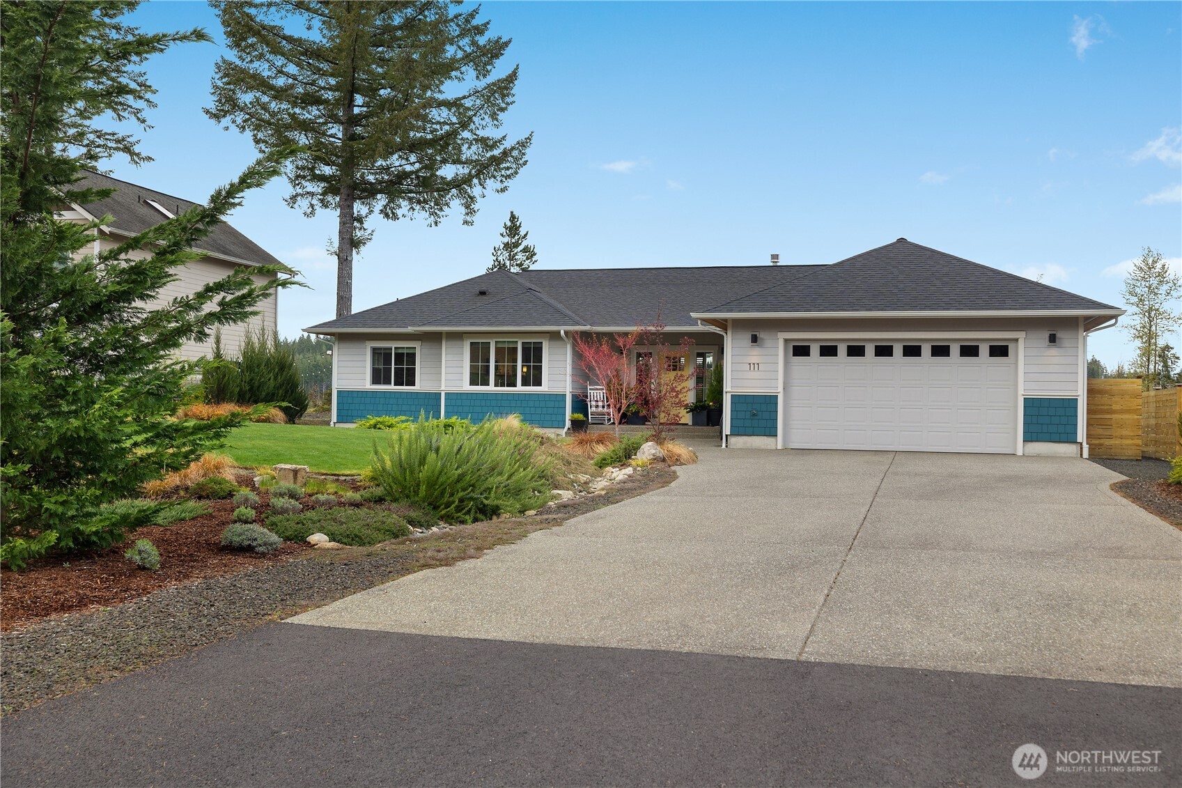 111 E Country Club Drive Property Photo 32