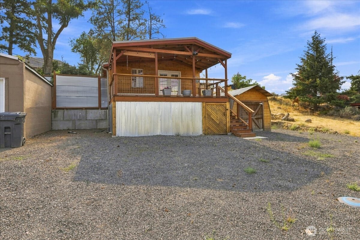 810 Spokane Way Property Photo 7