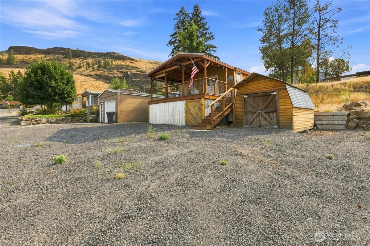 810 Spokane Way Property Photo 8