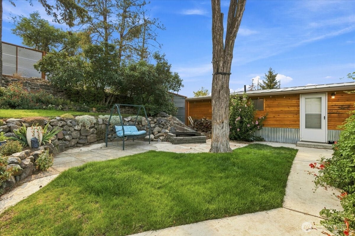 810 Spokane Way Property Photo 16