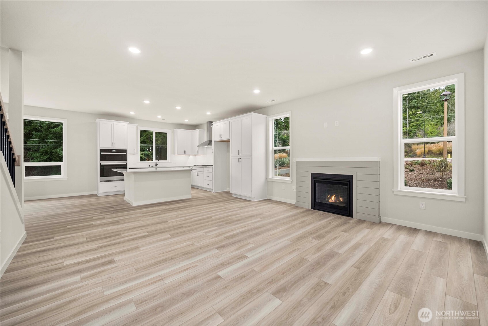 3926 Flat Top Drive Property Photo 3