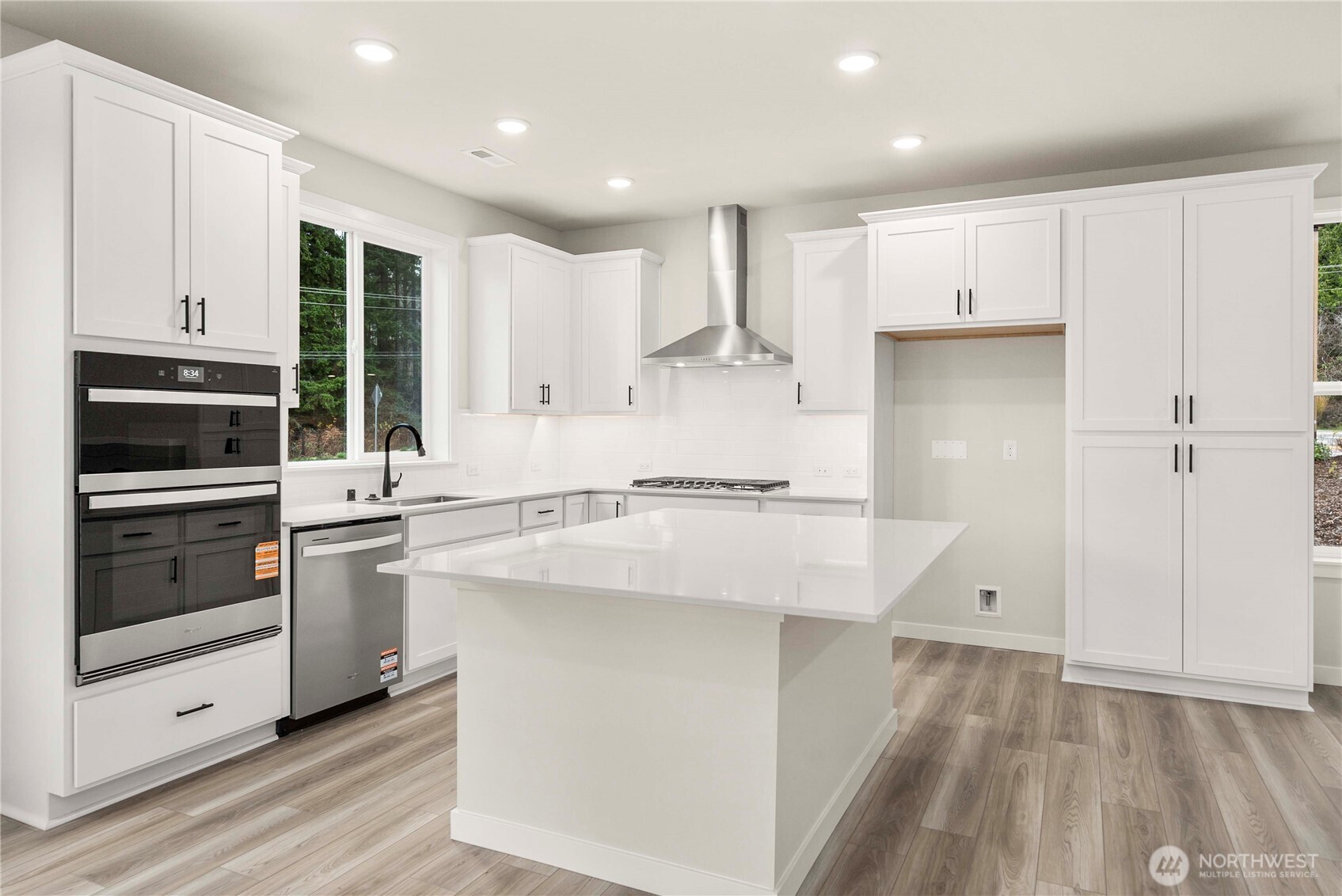 3926 Flat Top Drive Property Photo 10
