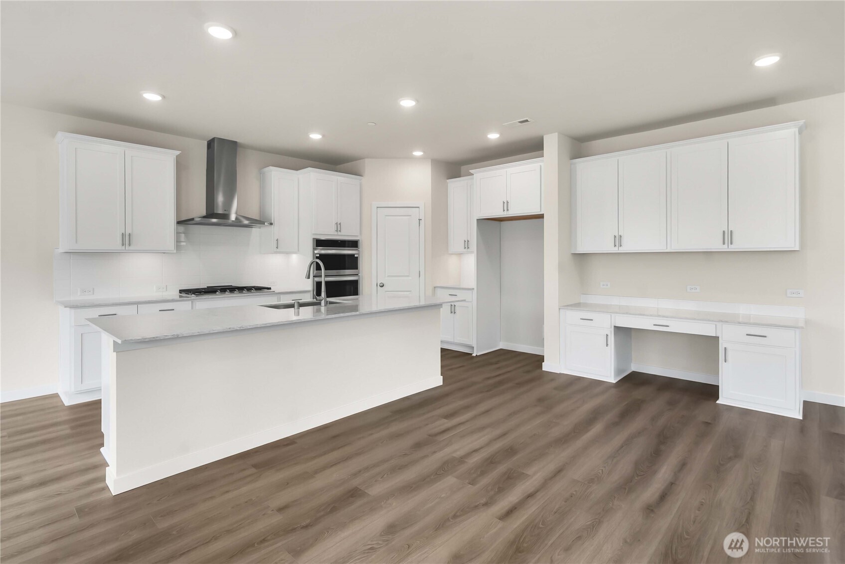 3951 Flat Top Drive Property Photo 6