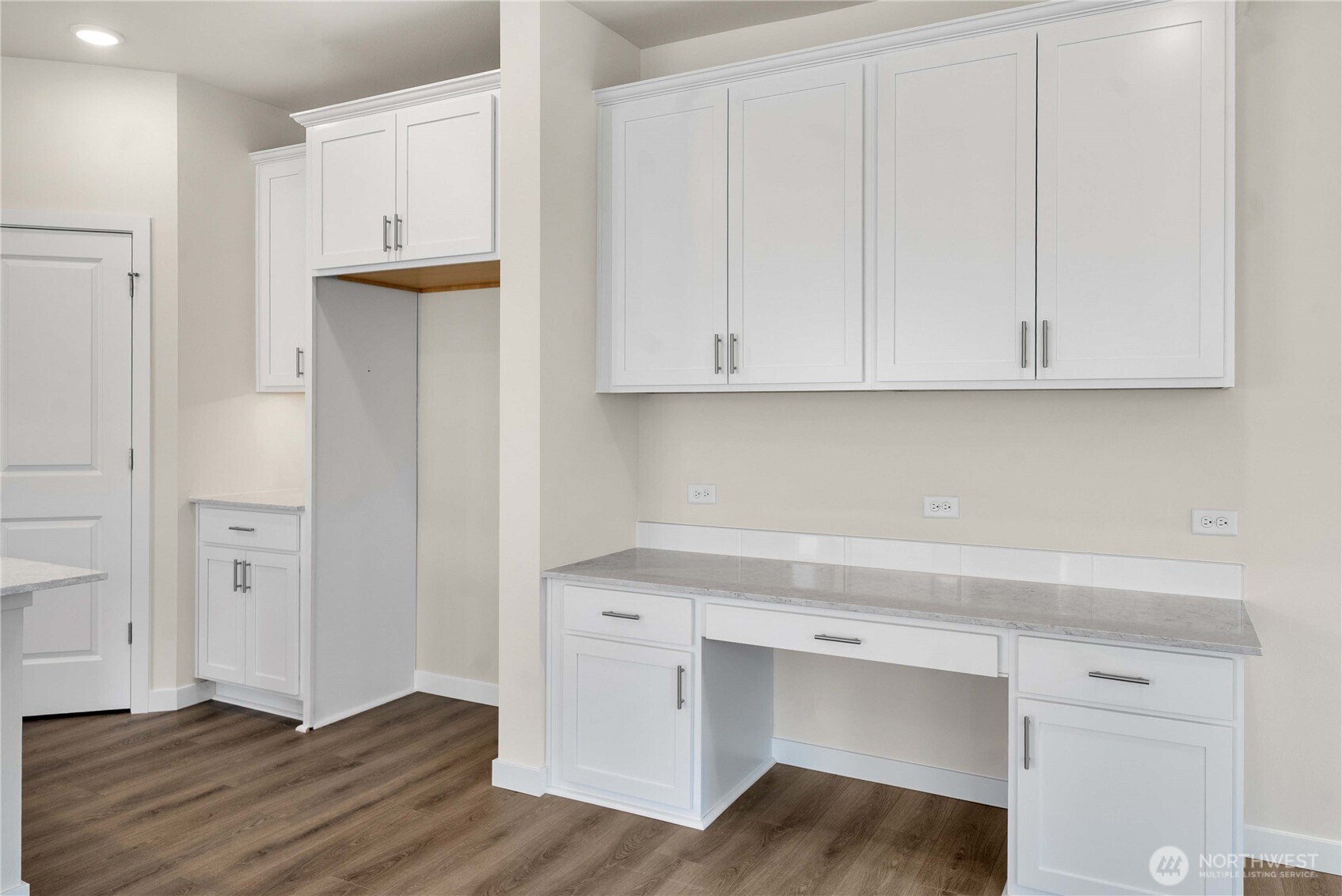 3951 Flat Top Drive Property Photo 10