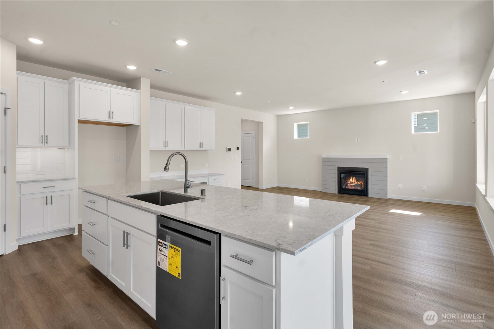 3951 Flat Top Drive Property Photo 11