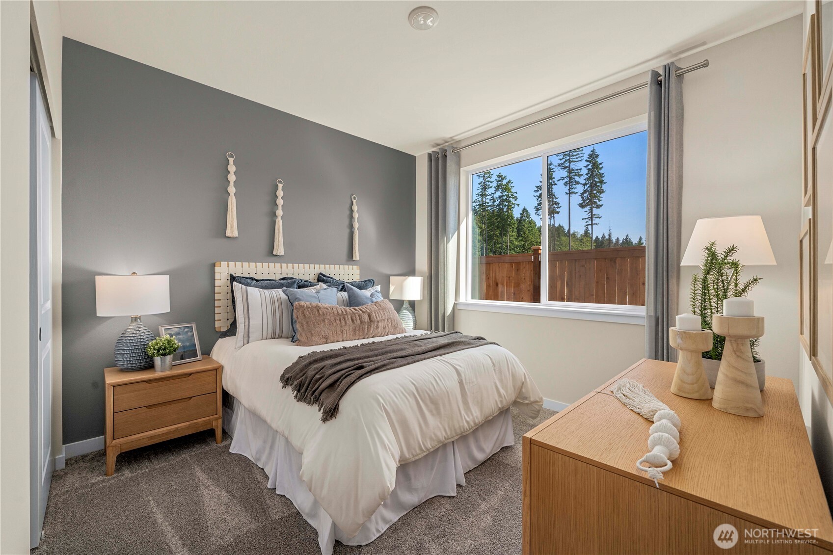 3923 Flat Top Drive Property Photo 6
