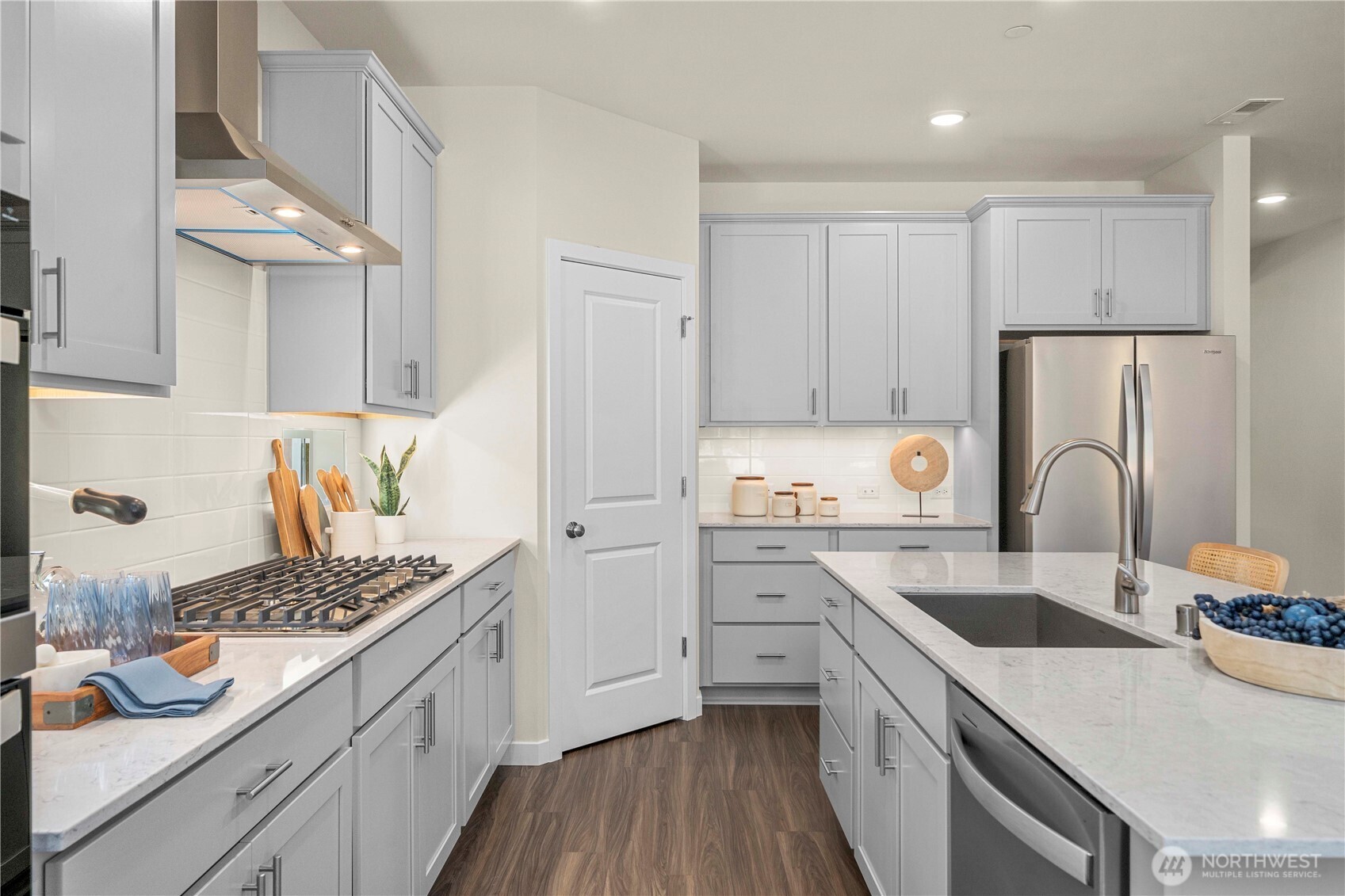 3923 Flat Top Drive Property Photo 13