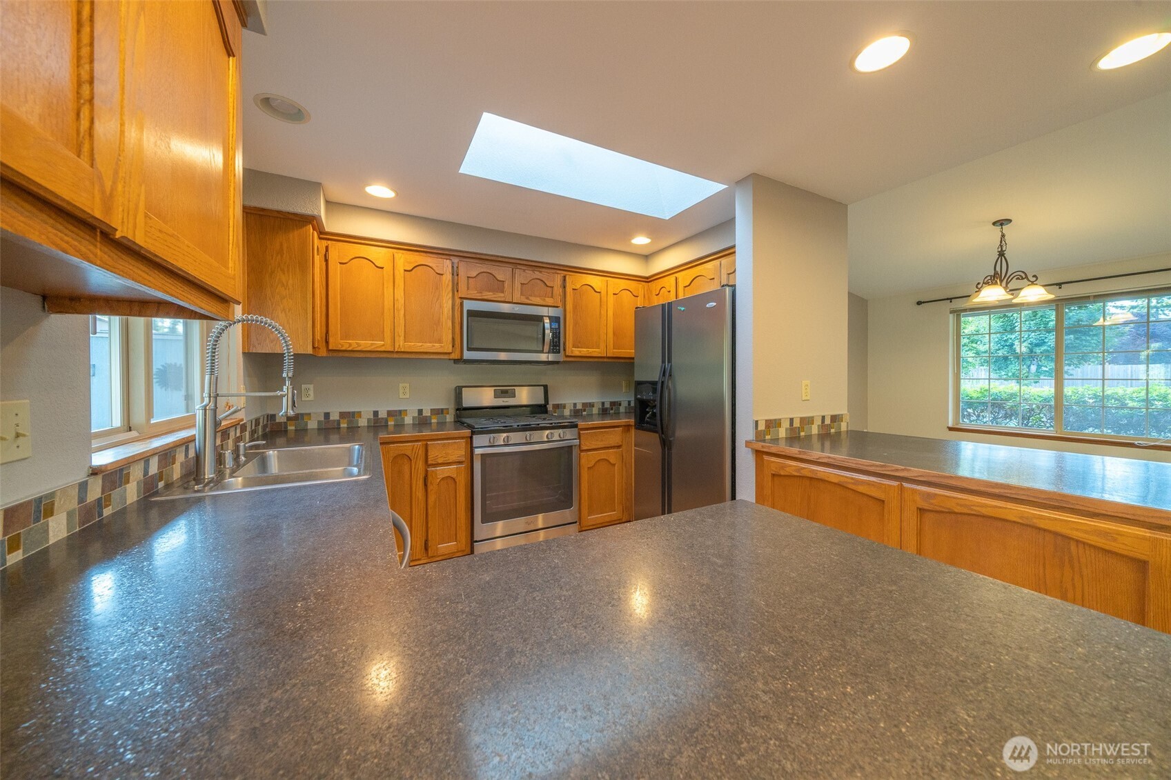 704 105th Place Property Photo 5