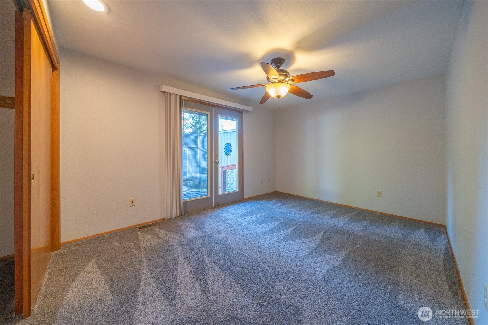 704 105th Place Property Photo 9