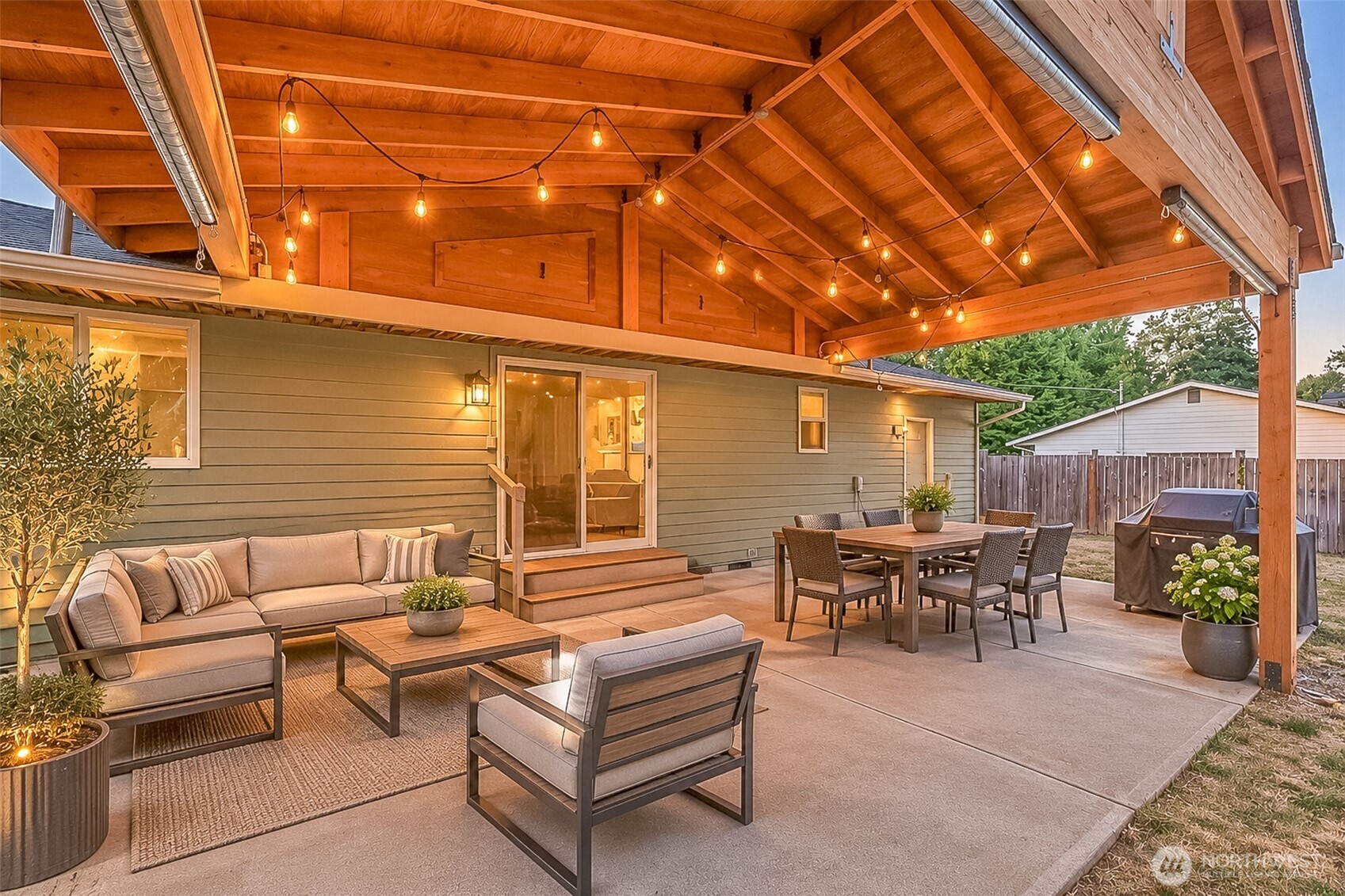704 105th Place Property Photo 13