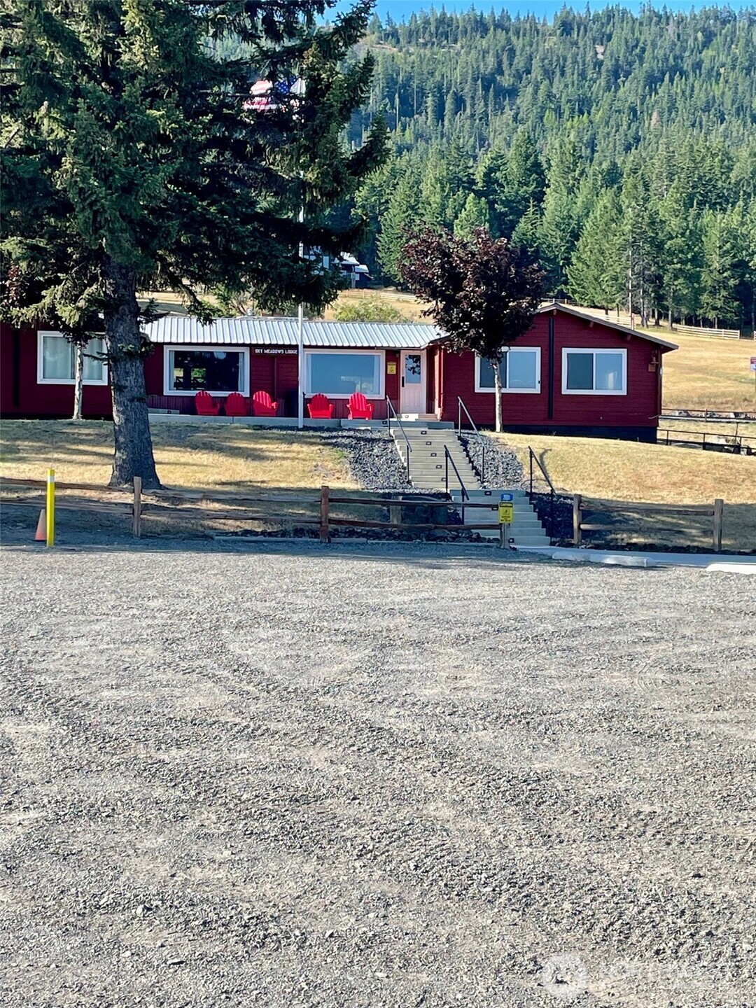 1290 Rodeo Road Property Photo 2