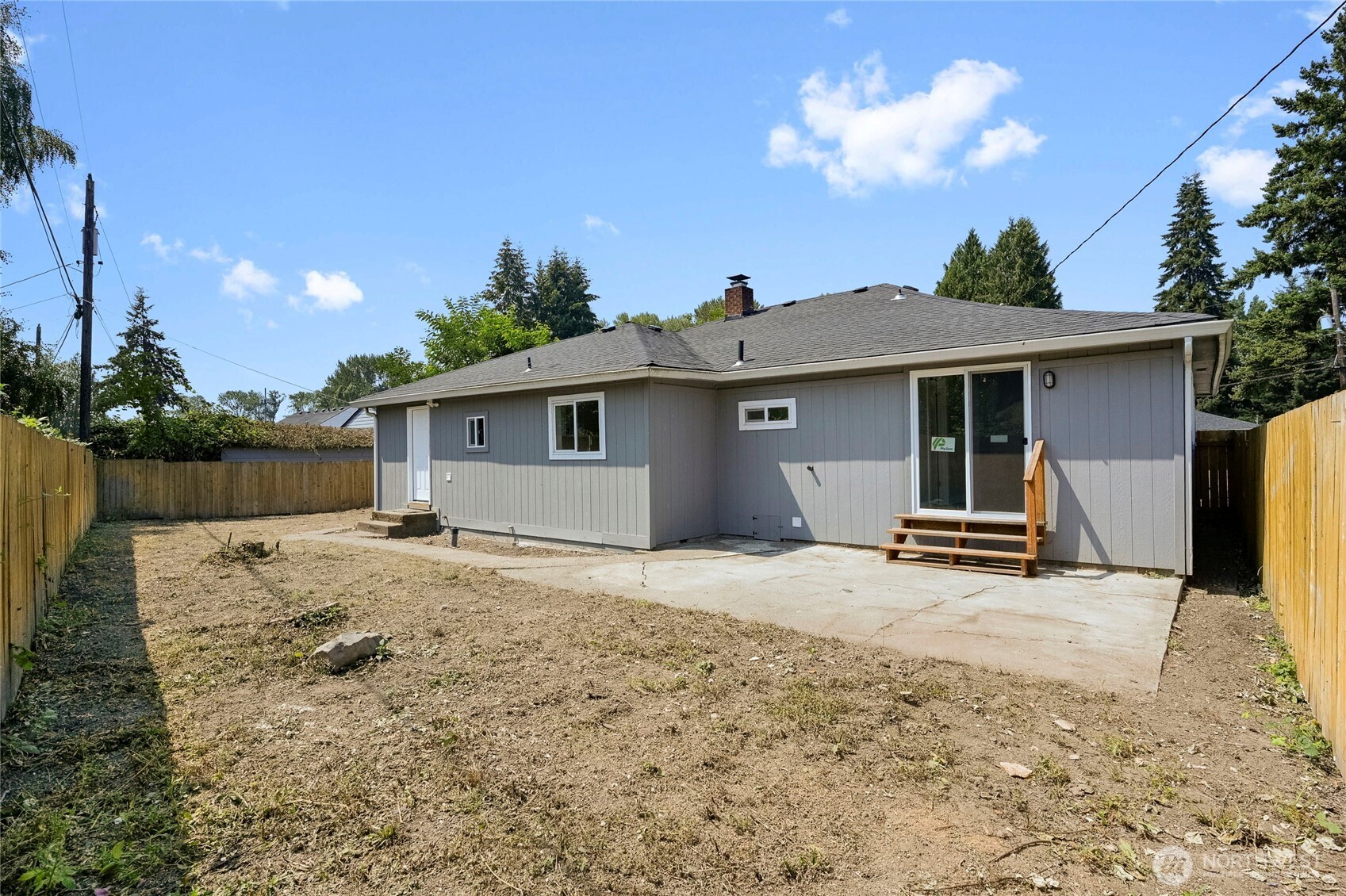 256 Douglas Street Property Photo 4