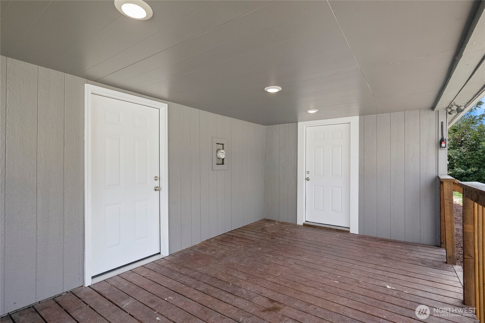 256 Douglas Street Property Photo 7