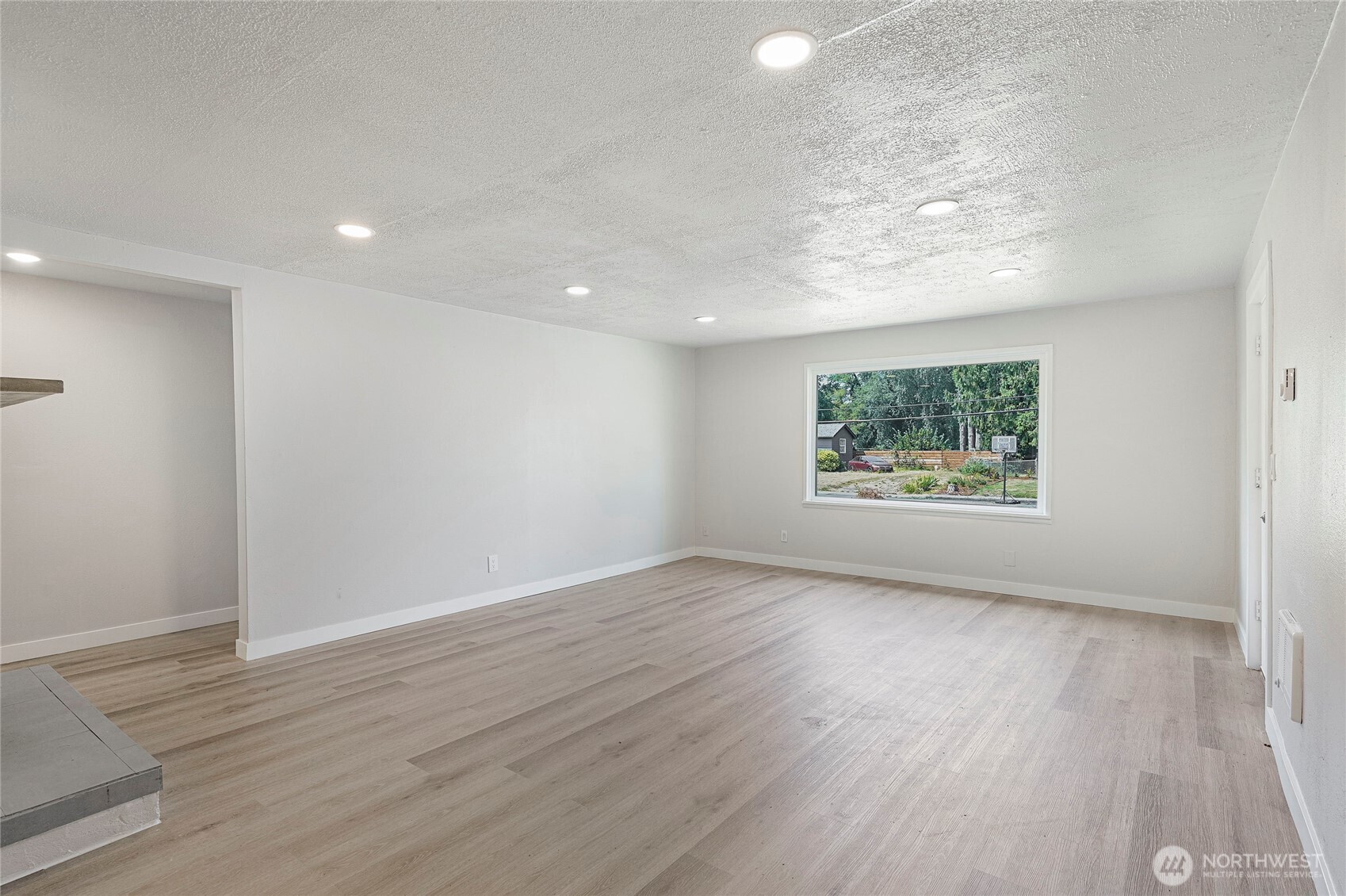 256 Douglas Street Property Photo 10