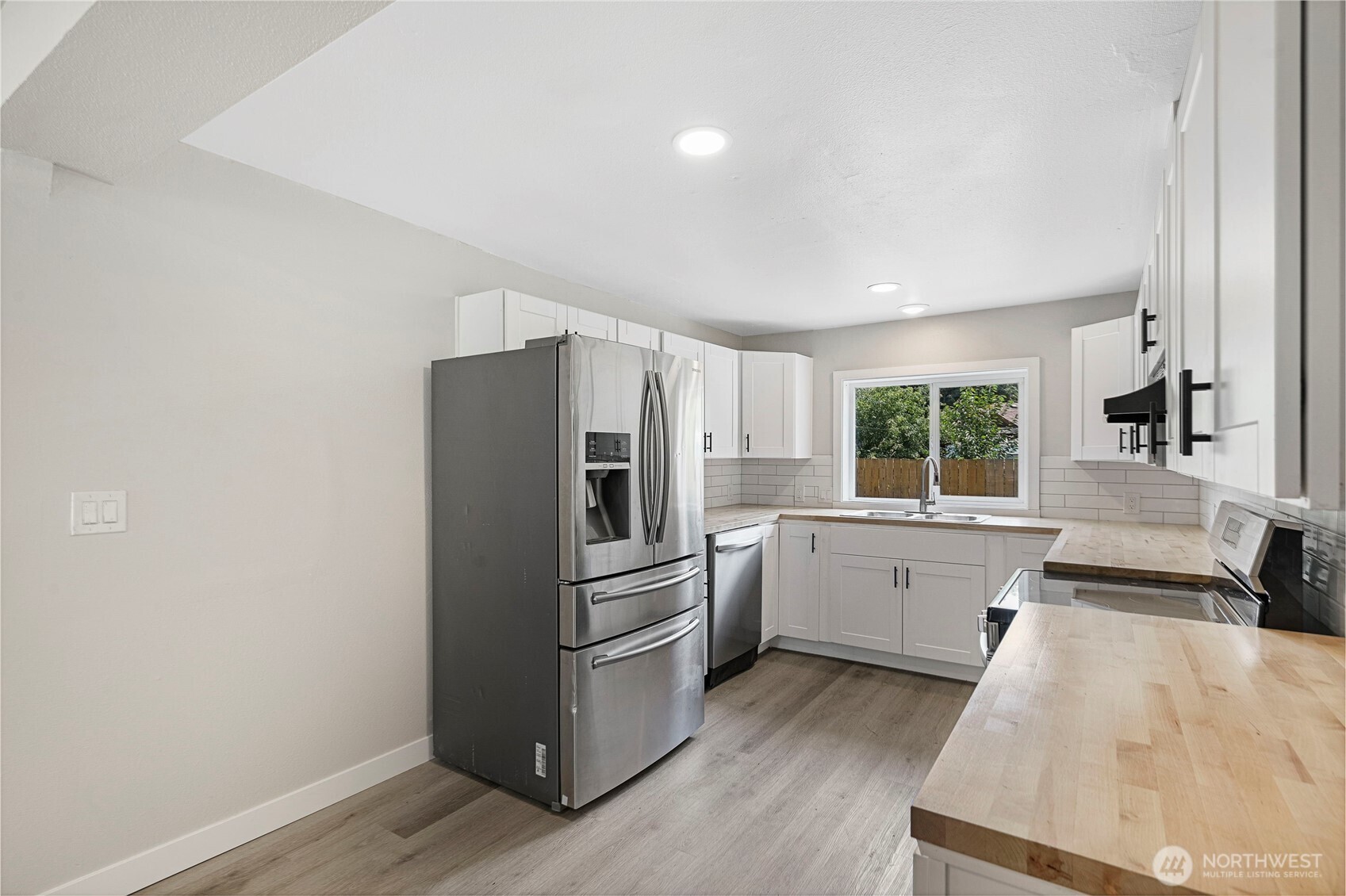 256 Douglas Street Property Photo 13