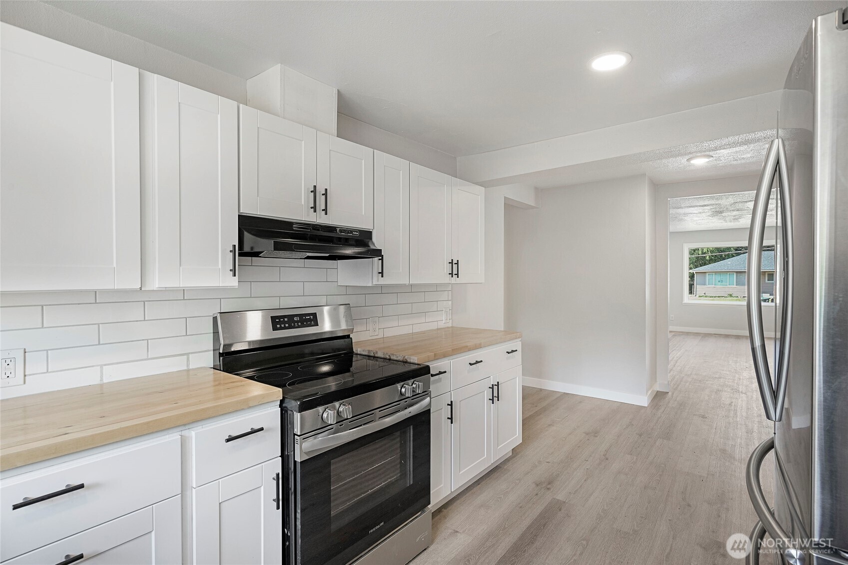256 Douglas Street Property Photo 14