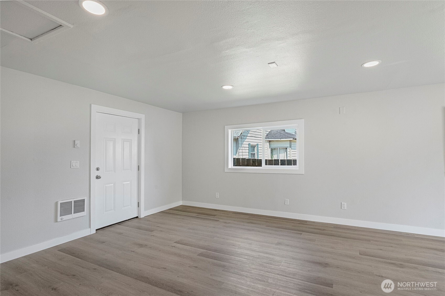 256 Douglas Street Property Photo 23
