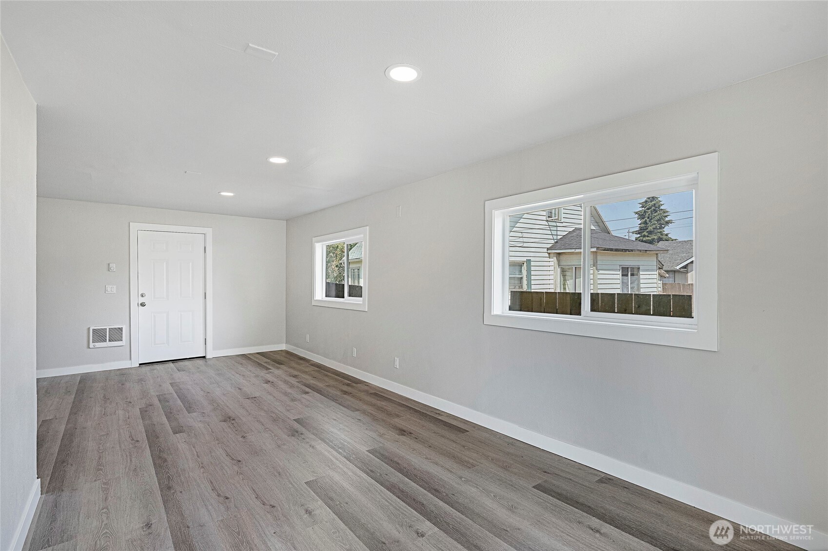 256 Douglas Street Property Photo 25