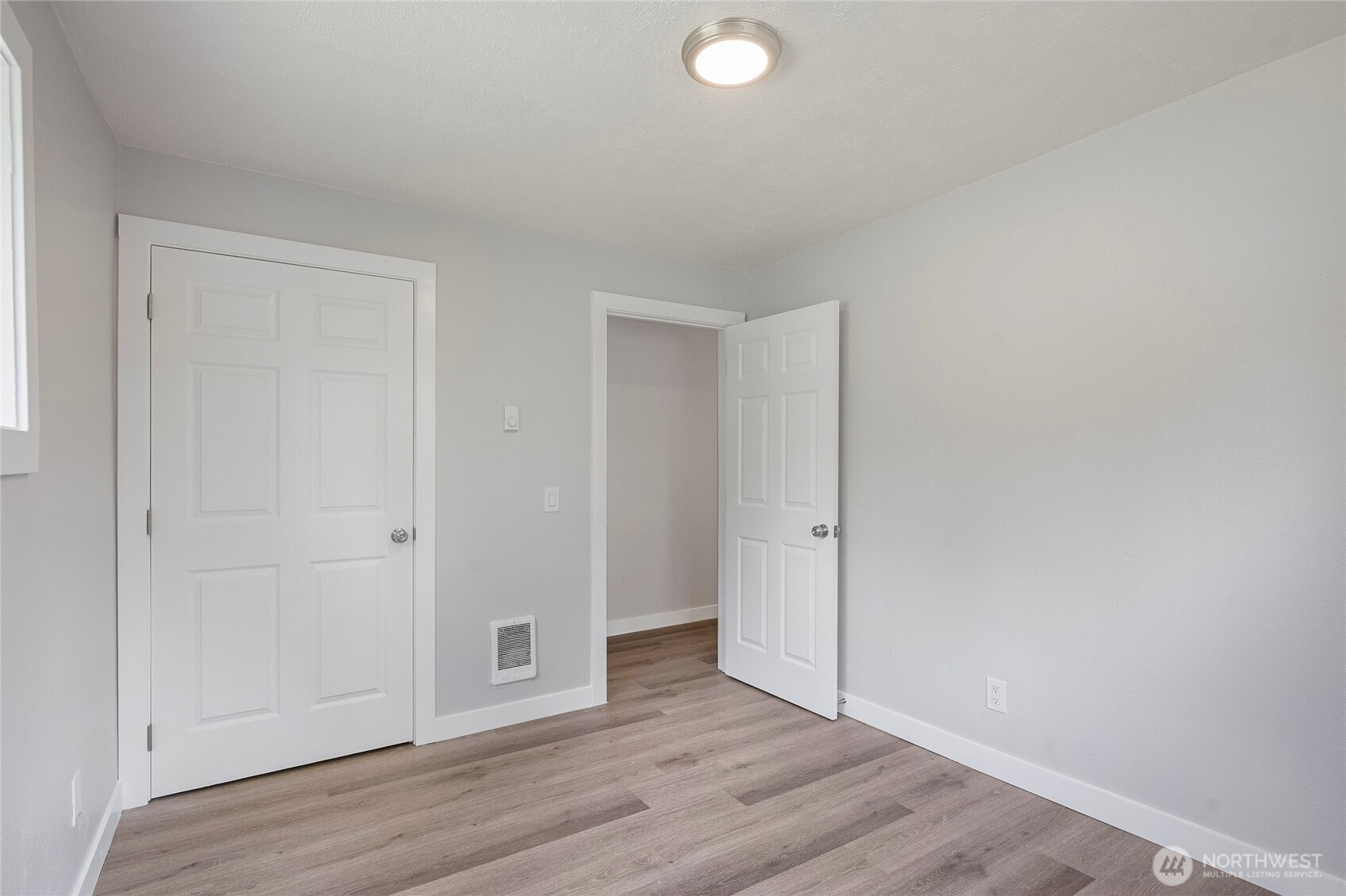 256 Douglas Street Property Photo 31