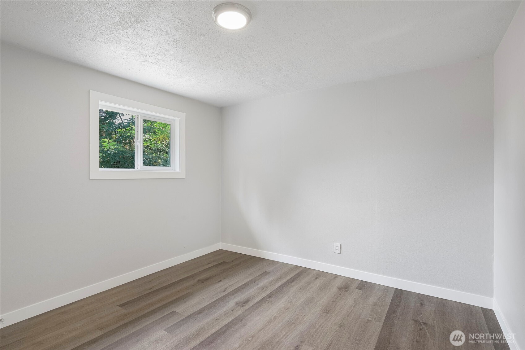 256 Douglas Street Property Photo 32