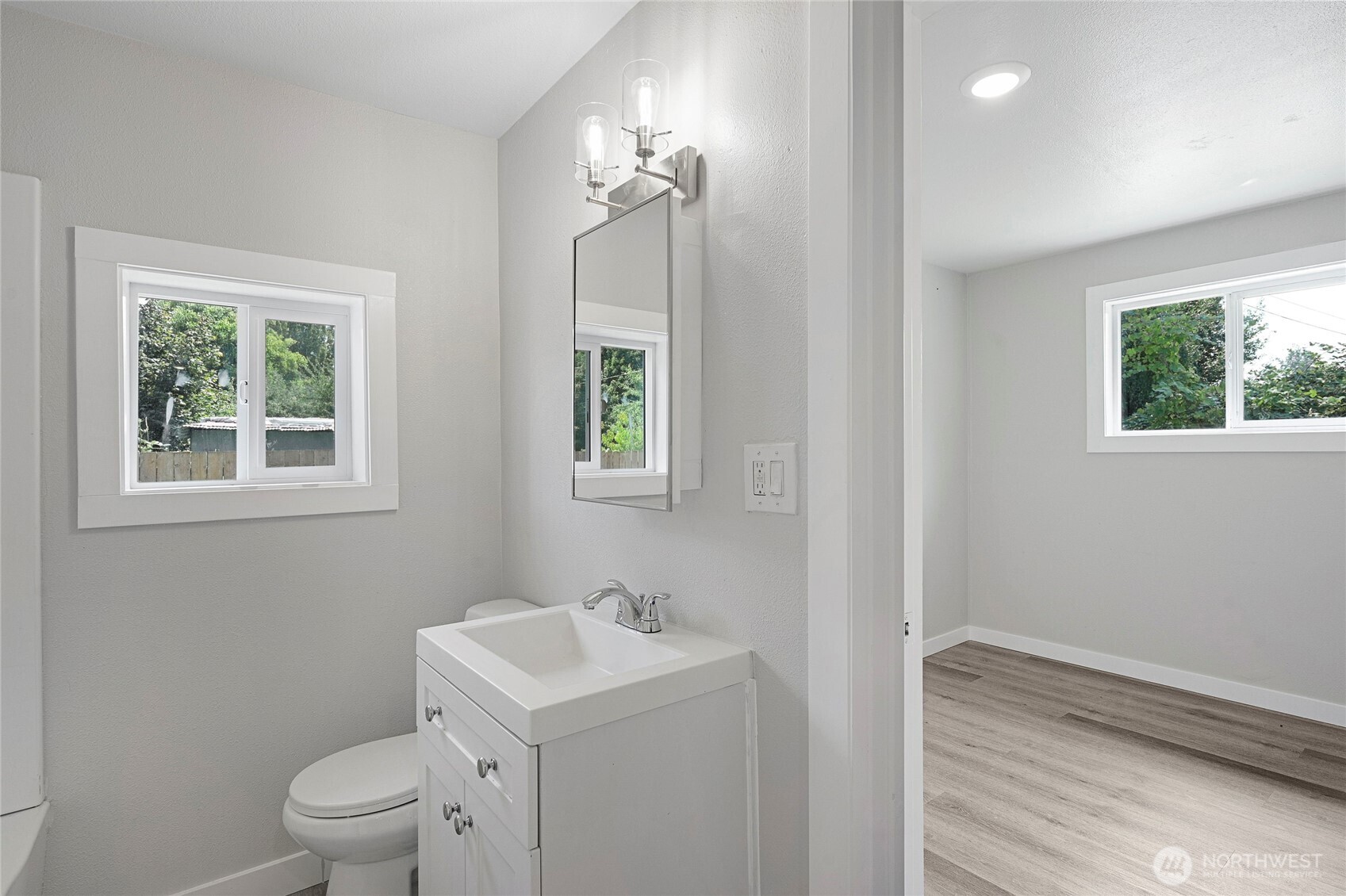 256 Douglas Street Property Photo 35