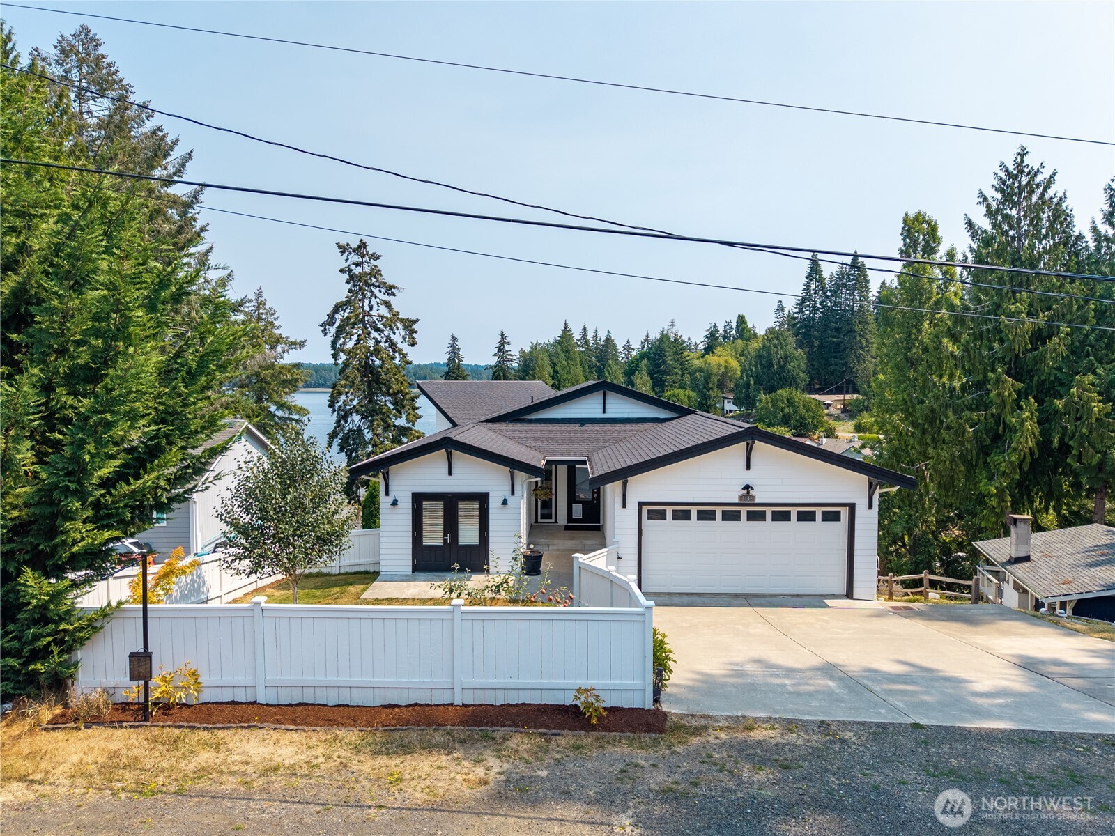 2142 Island Drive Property Photo 2