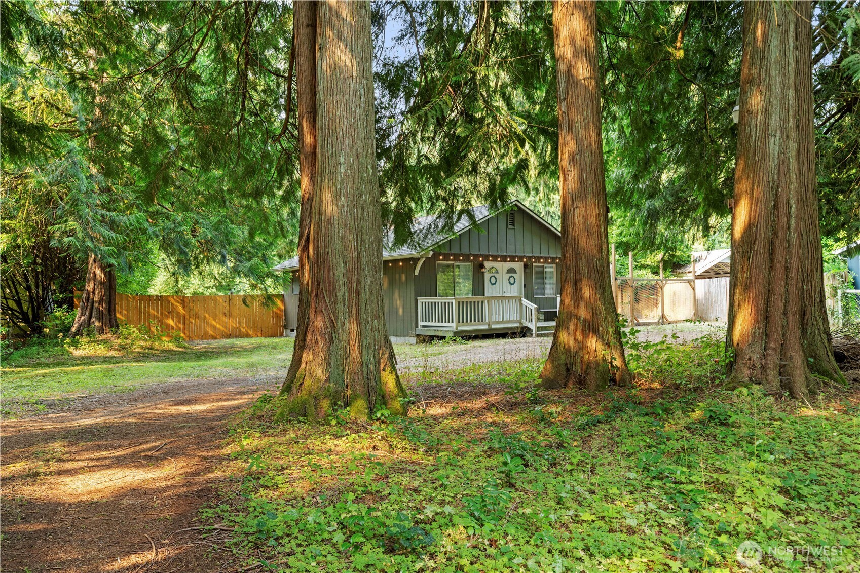 42032 N Shore Lane Property Photo 2