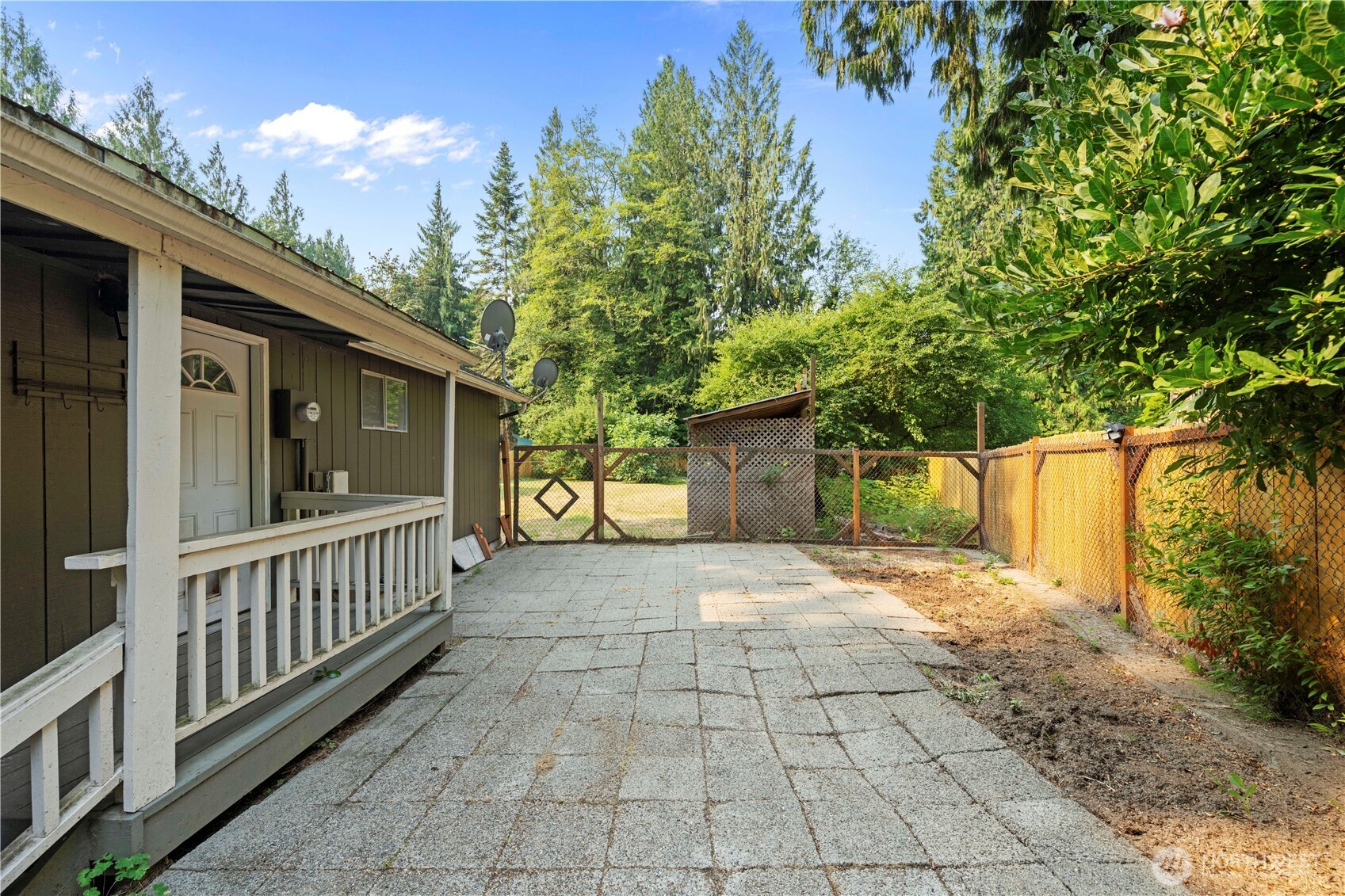 42032 N Shore Lane Property Photo 17