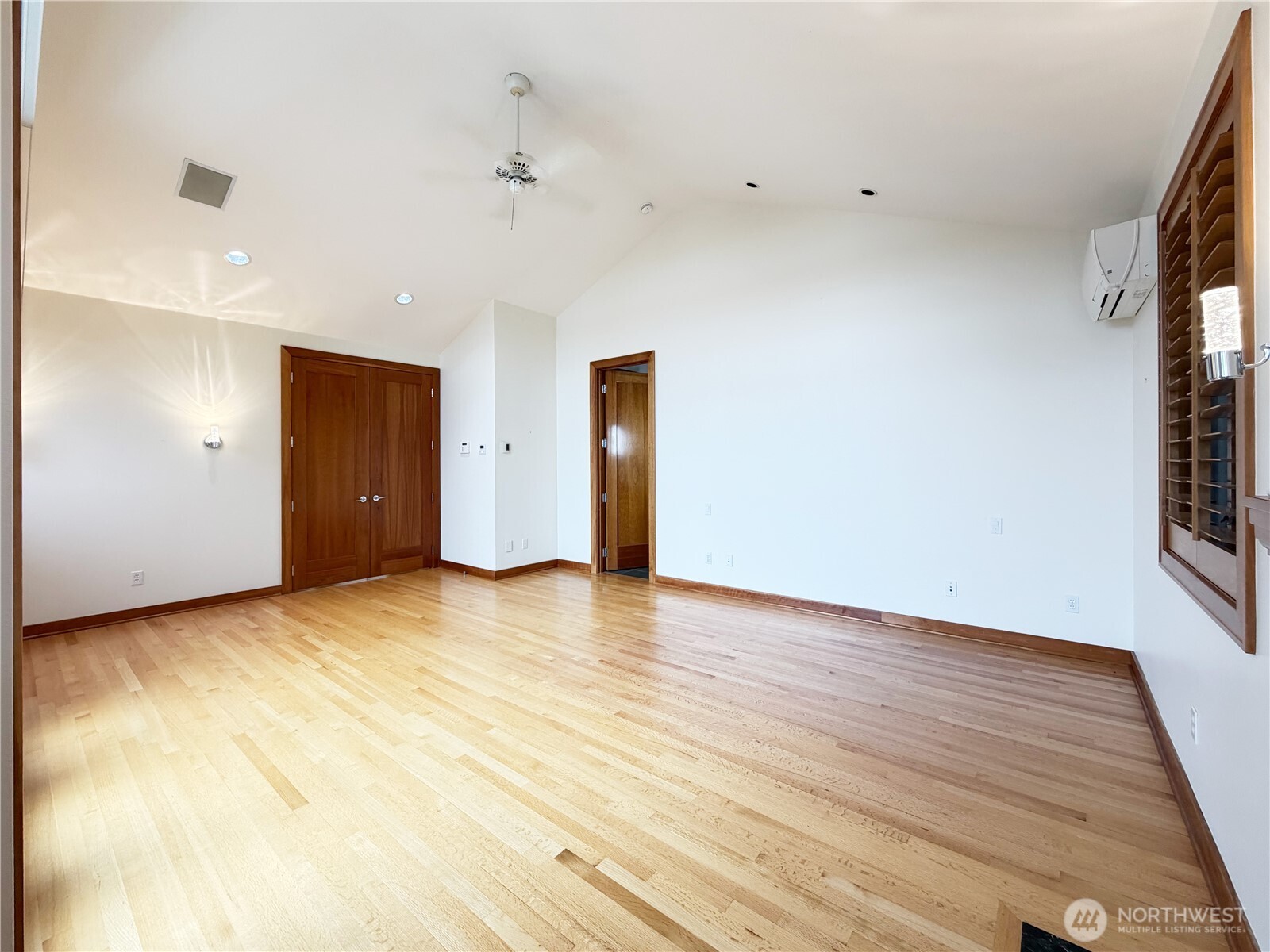 7275 N Mercer Way Property Photo 13