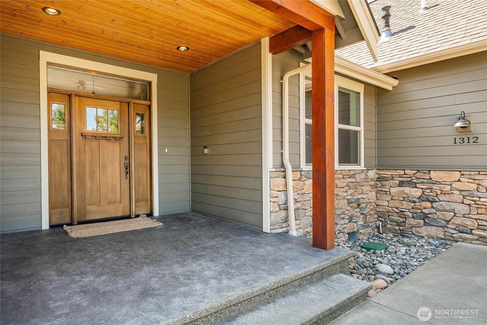1312 Bradley Meadows Court Property Photo 3