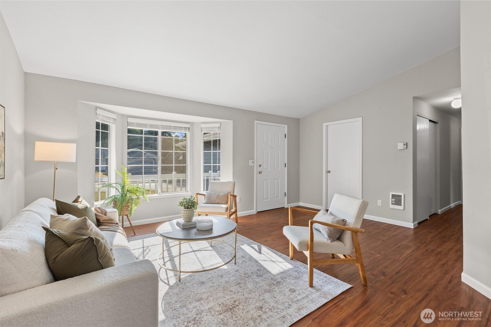 1630 91st Drive Property Photo 4
