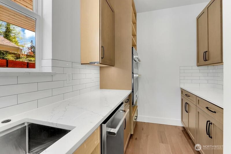5921 164th Street Property Photo 13