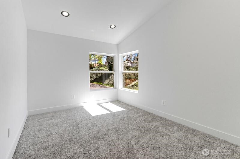 5921 164th Street Property Photo 22